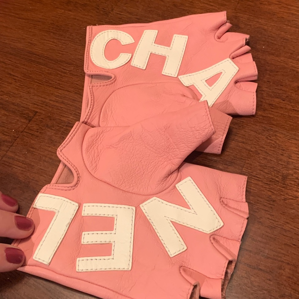 Authentic, very rare, limited edition Chsnel  Fingerless Gloves with Chanel logo